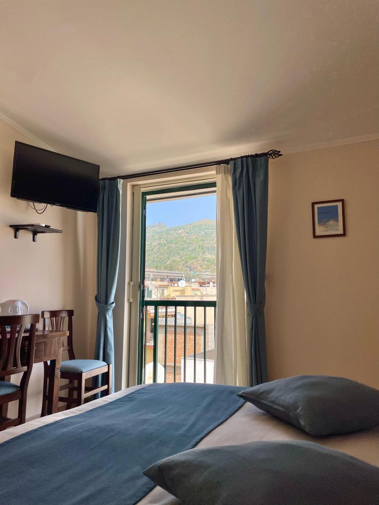Casa Famiani Bed & Breakfast 레토이아니 외부 사진